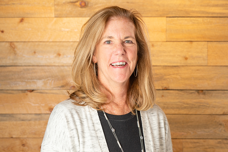 Susan Szymanski Headshot (small)